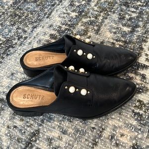 Schutz backless leather shoes with pearl and gold stud detail size 7